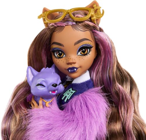 monster high clawdeen wolf doll with furry jacket head and shoulders